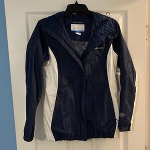 Columbia Rain Jacket 💙🤍